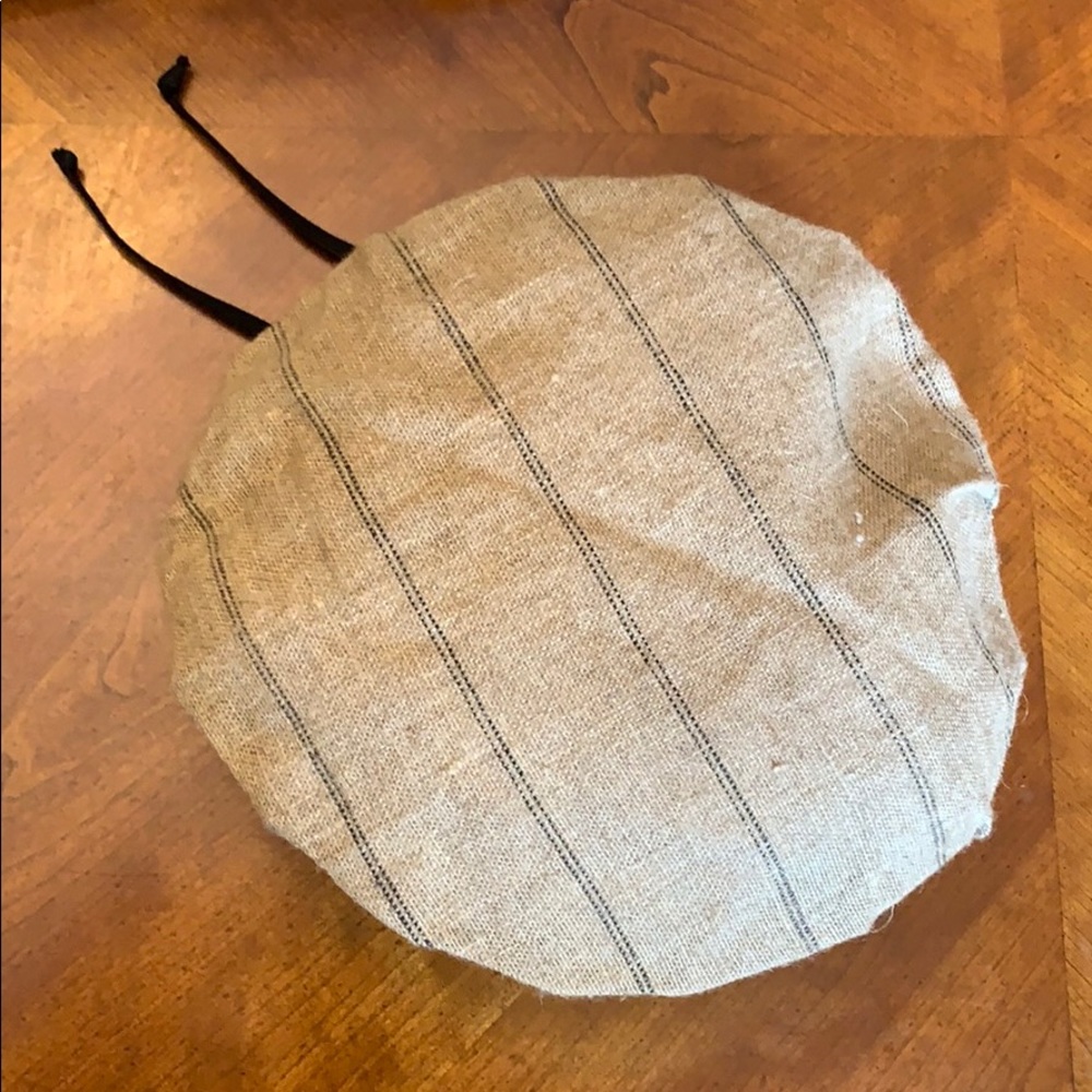 French Made Linen Beret Black and Tan